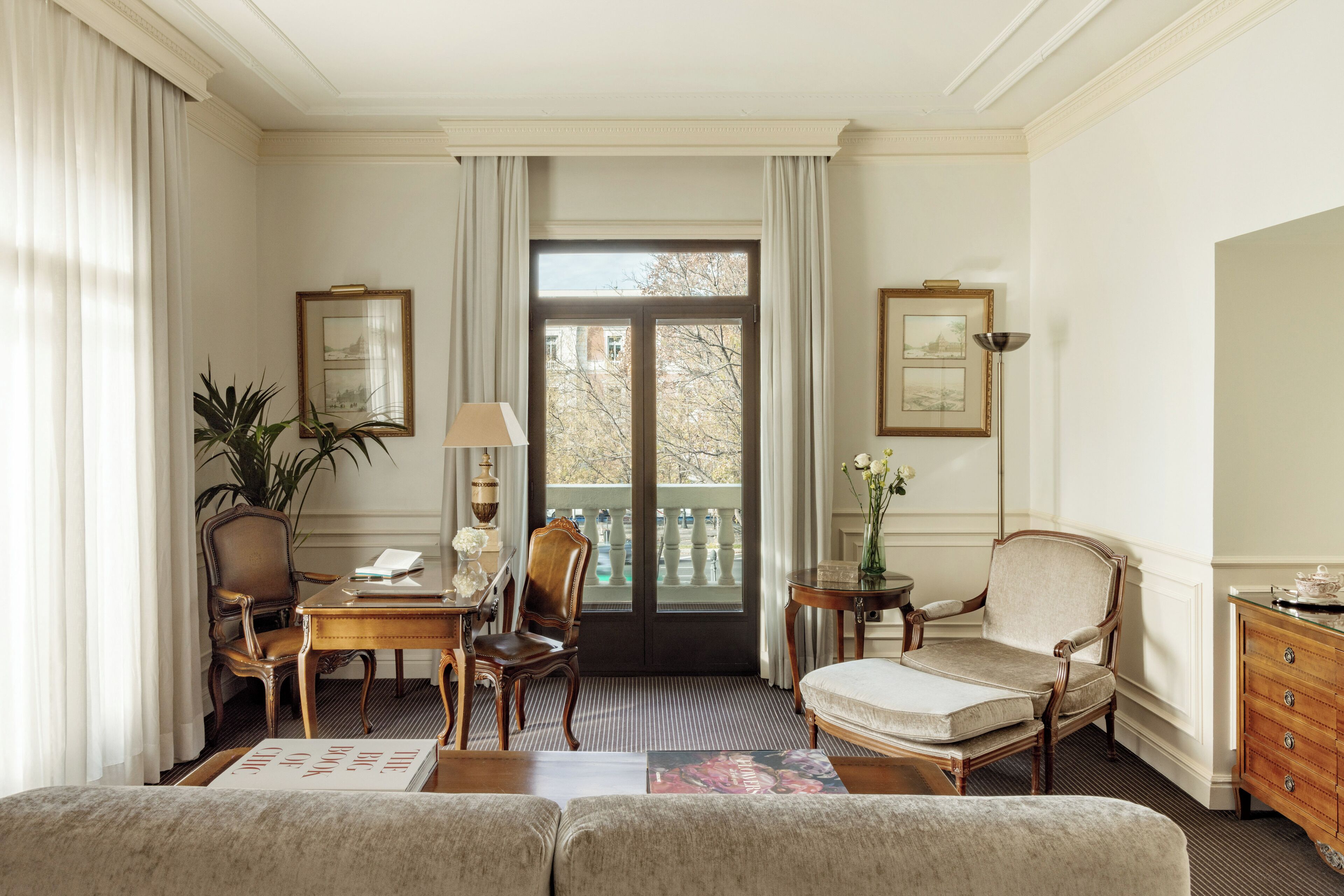 Hochwertige Bettwaren, Daunenbettdecken, Minibar, Zimmersafe