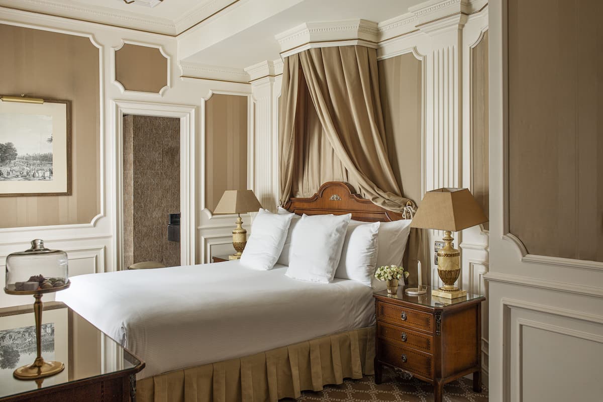 Chambre Deluxe | Literie de qualité supérieure, couette en duvet d'oie, minibar