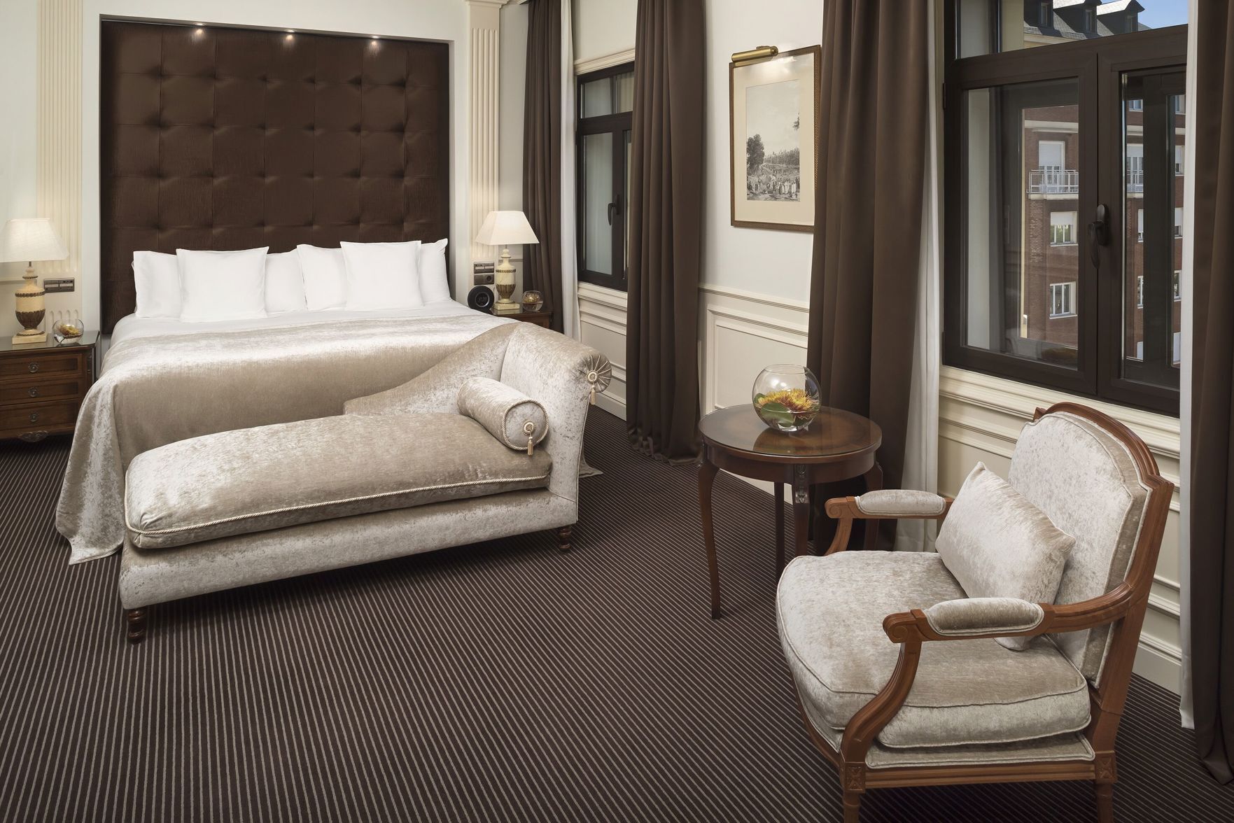 Literie de qualité, couette en duvet, minibar