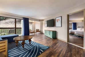 Suite, 2 Queen-Betten, barrierefrei, Badewanne (1 Bedroom with Sofabed) | Wohnbereich