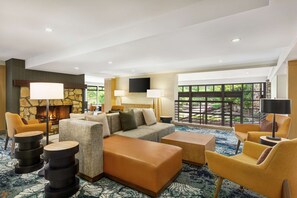 Lobby - Hilton Garden Inn Monterey (Monterey)