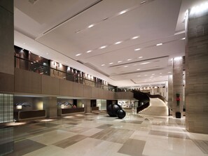 Poolside views, open selected days - New World Makati Hotel (Makati)