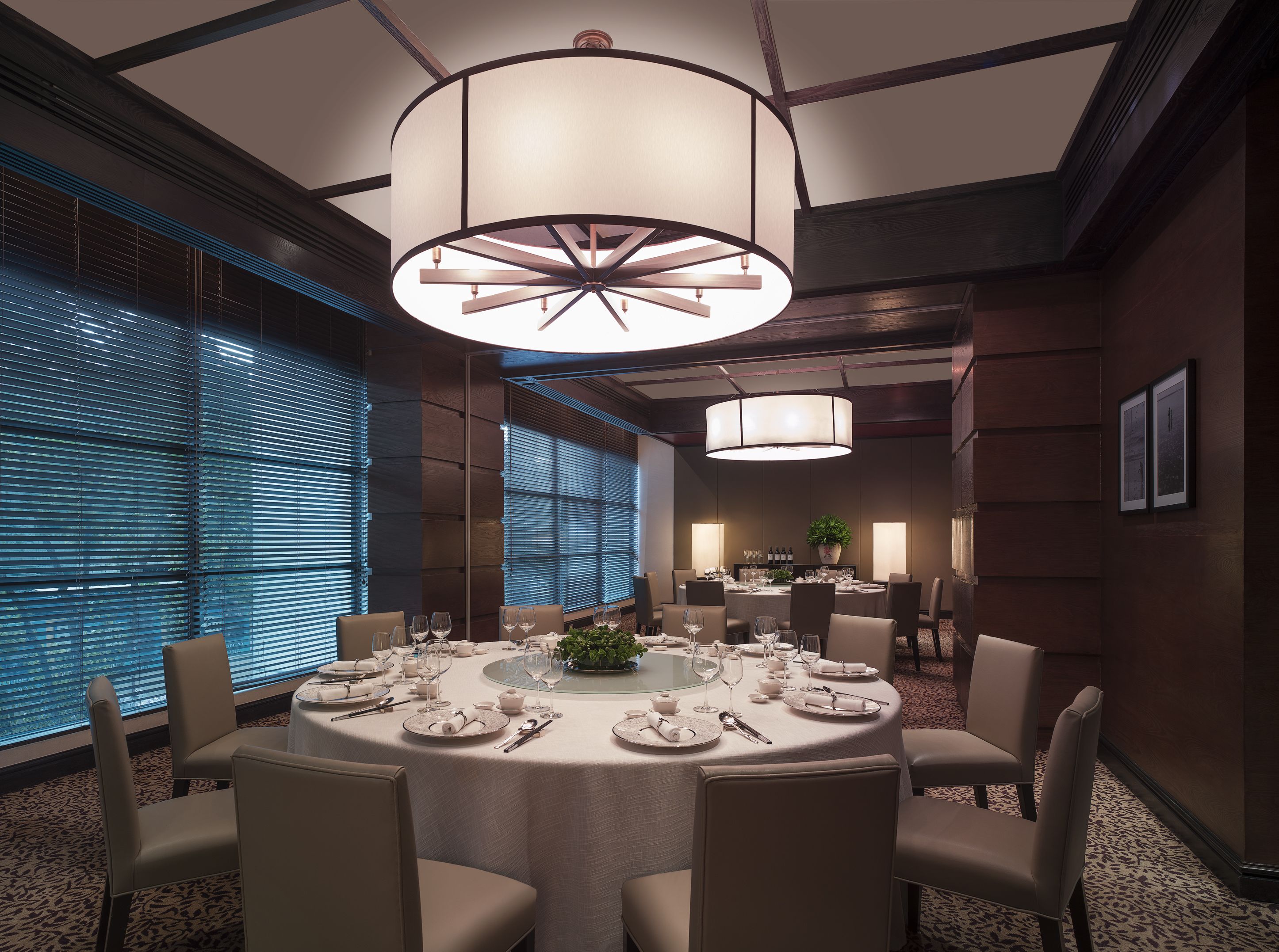 2 restaurants, breakfast, lunch, dinner served; international cuisine