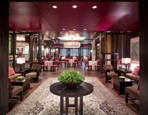2 restaurants, spécialités Cuisine internationale
