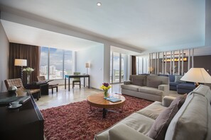 Expedia VIP Suite | Living area | LED TV, pay movies
