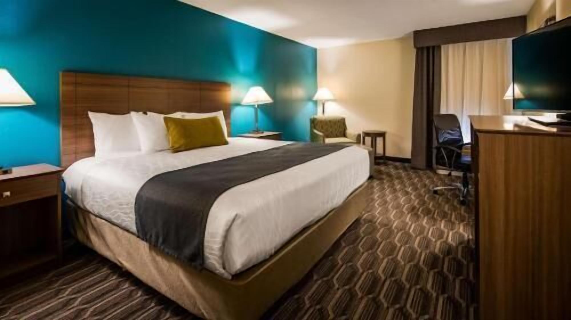 Premium bedding, down duvets, Select Comfort beds, laptop workspace
