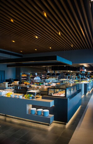 Tägliches Frühstücksbuffet (4300 LKR pro Person)