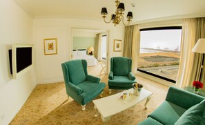 Suite | 1 bedroom, Frette Italian sheets, minibar, in-room safe - The Kingsbury Colombo (Colombo)