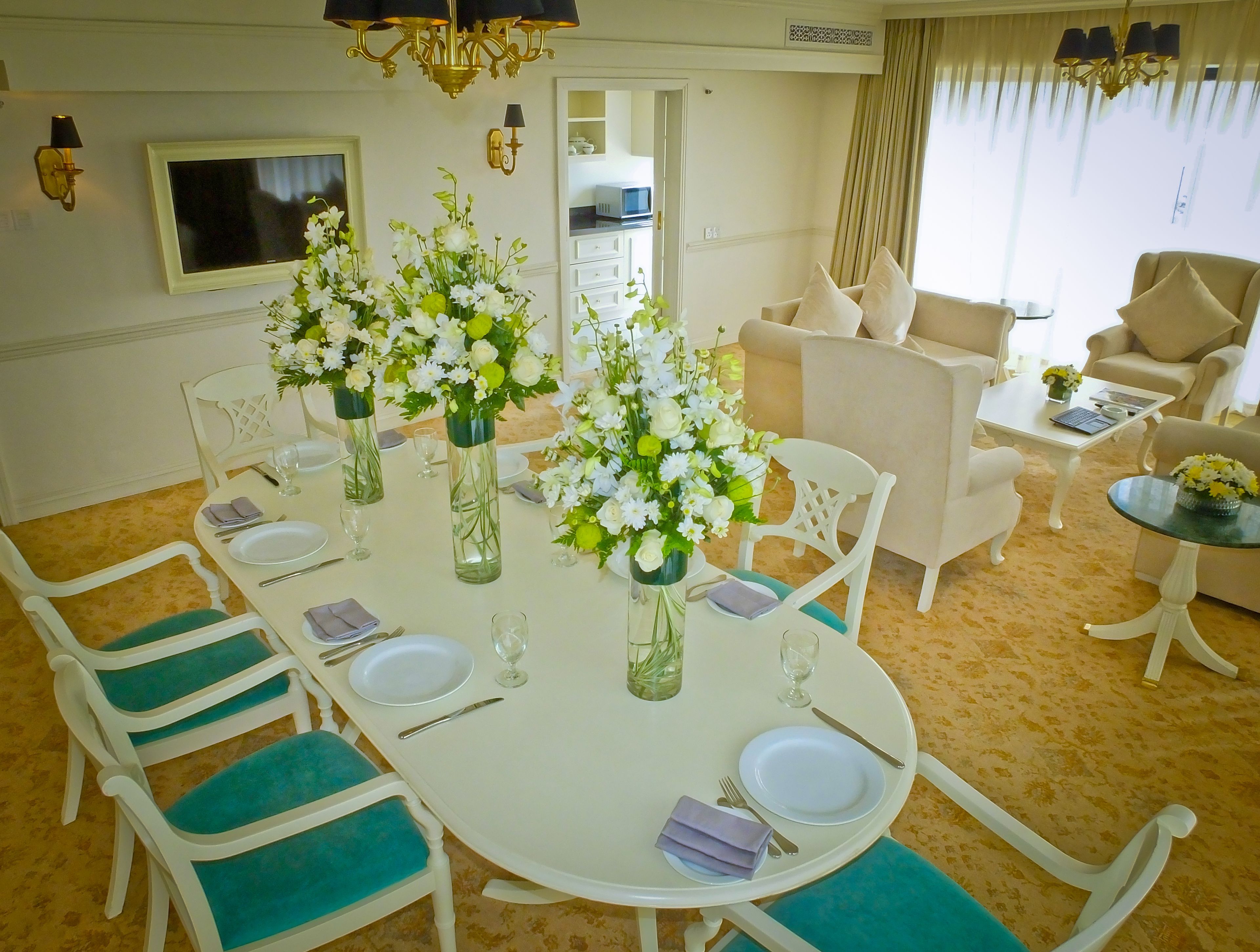 Makan di kamar