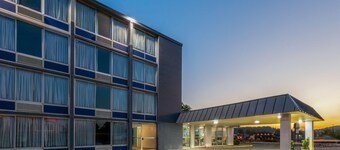 Days Inn by Wyndham Cambridge