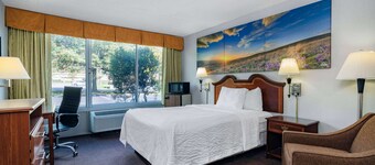Days Inn by Wyndham Cambridge
