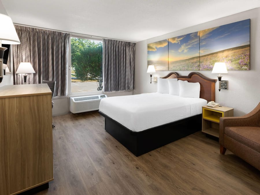 Room, 1 Double Bed, Accessible, Non Smoking | Pillowtop beds, desk, blackout drapes, iron/ironing board