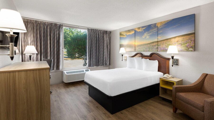 Days Inn by Wyndham Cambridge