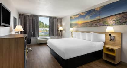 Days Inn by Wyndham Cambridge