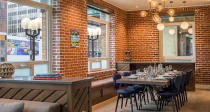 Mark Spencer Hotel