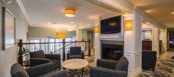 Holiday Inn Express & Suites Merrimack – Nashua by IHG