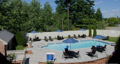 Holiday Inn Express & Suites Merrimack by IHG