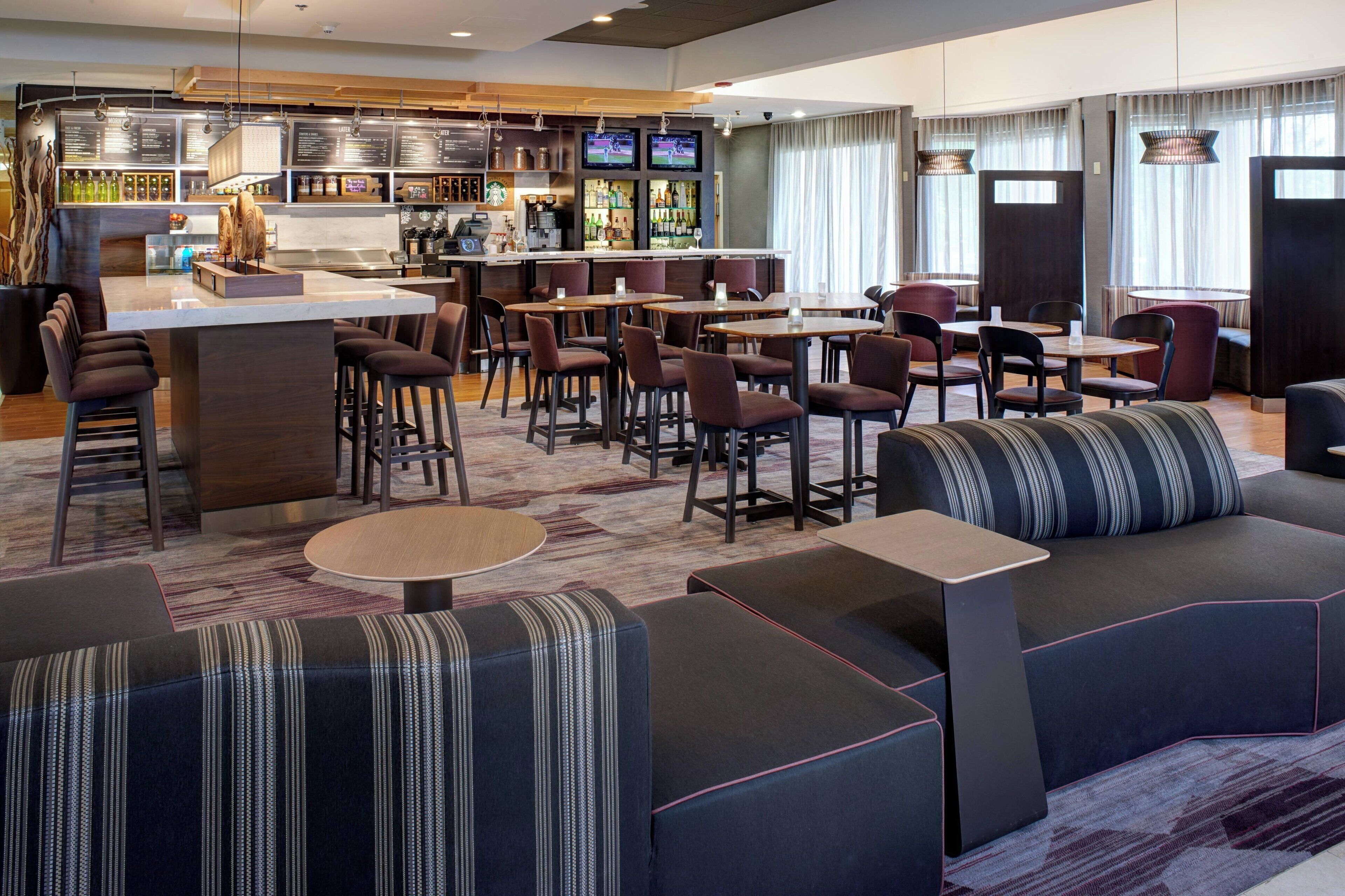 breakfast and dinner served, american cuisine