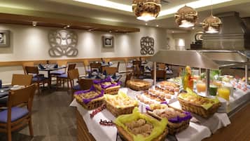 Desayuno buffet todos los días (con cargo)