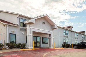 Exterior - Studio 6 Fort Worth, TX - Meacham (Fort Worth)