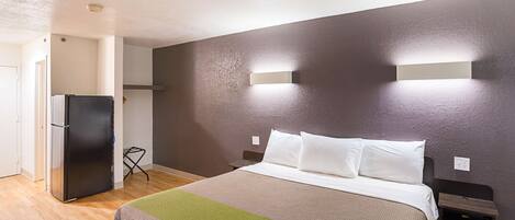 Skrivebord, strykejern/-brett, wi-fi og sengetøy