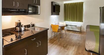 Studio 6 Fort Worth, TX - Meacham