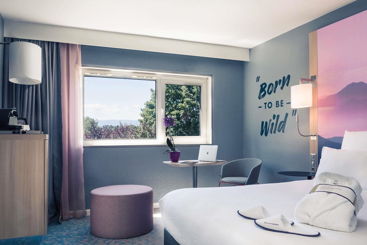 Privilege, Room, 1 Double Bed | Premium bedding, pillowtop beds, minibar, in-room safe