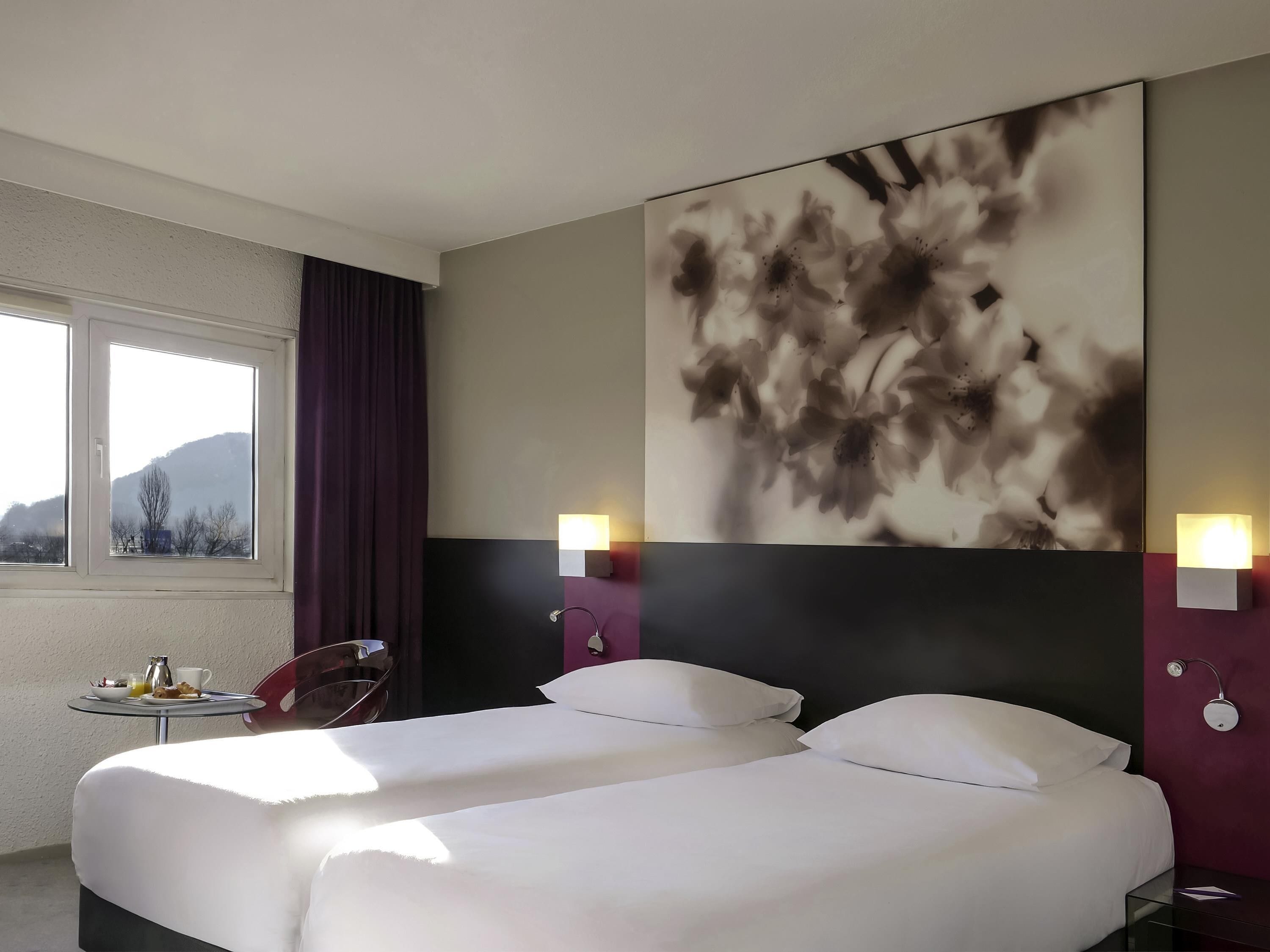 Classic Room, 2 Twin Beds | Premium bedding, pillowtop beds, minibar, in-room safe