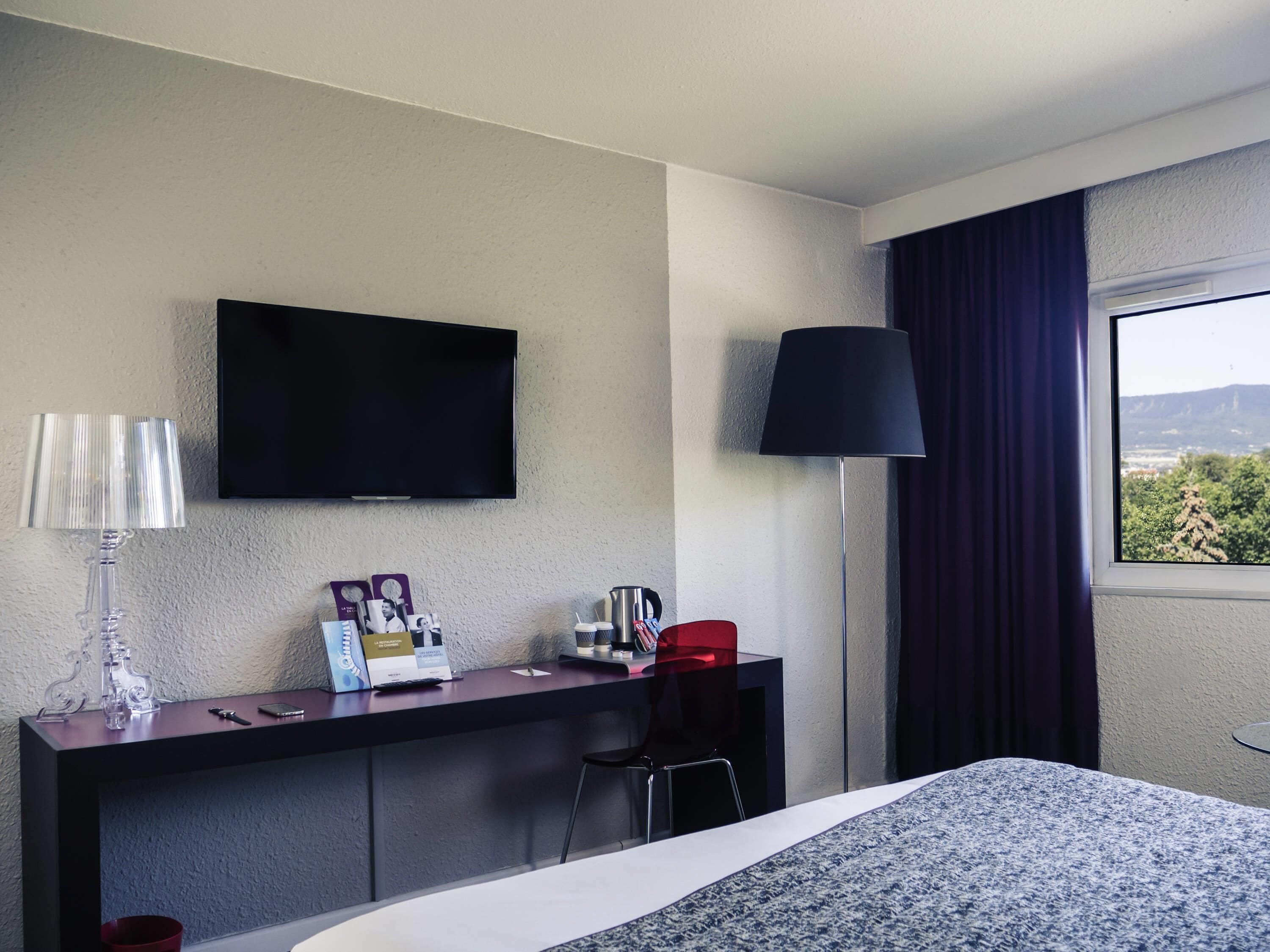 Premium bedding, pillowtop beds, minibar, in-room safe