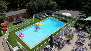 Outdoor pool, pool loungers