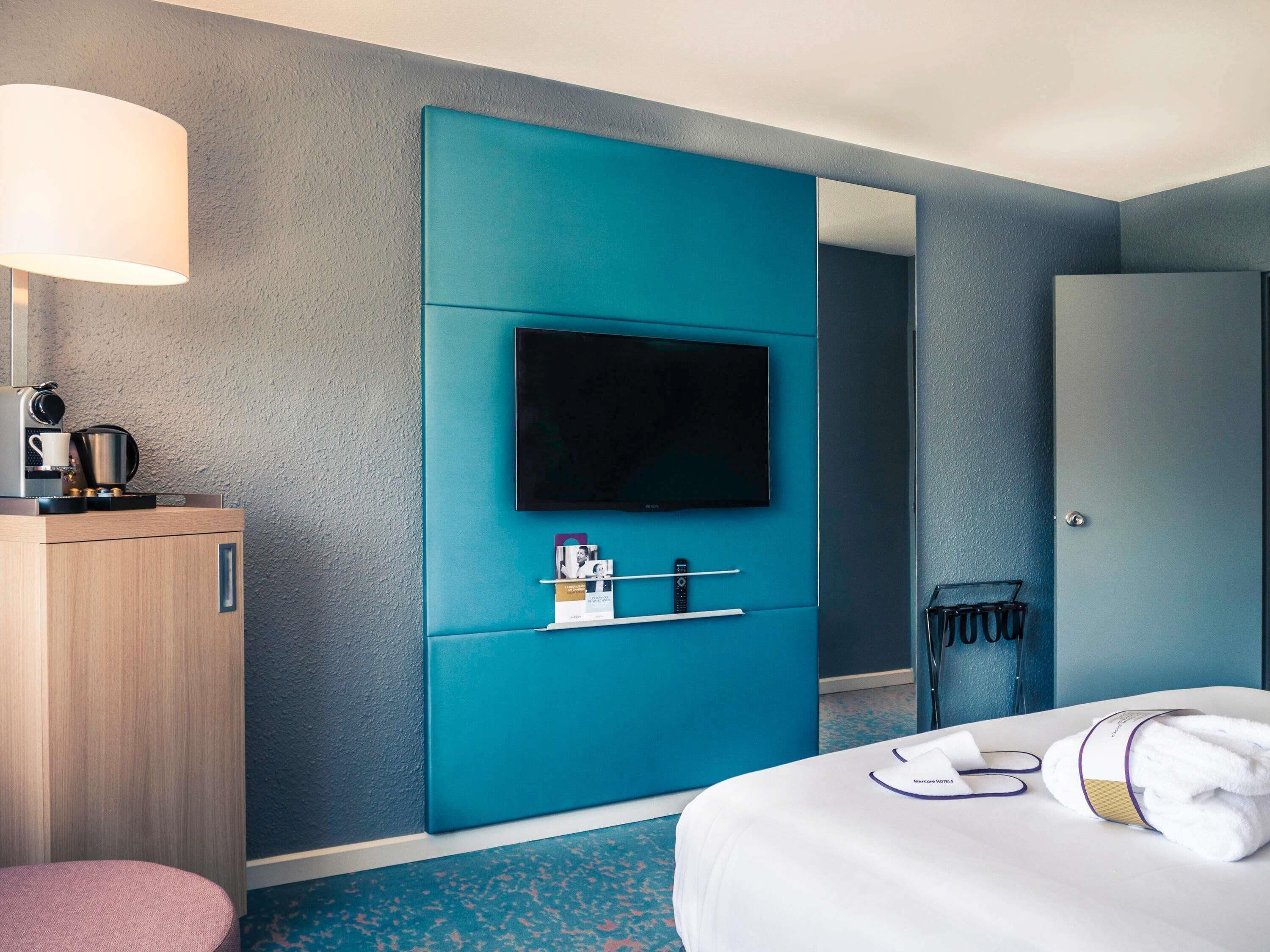 Privilege, Room, 1 Double Bed | Premium bedding, pillowtop beds, minibar, in-room safe