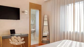 Hypo-allergenic bedding available, minibar, in-room safe, desk