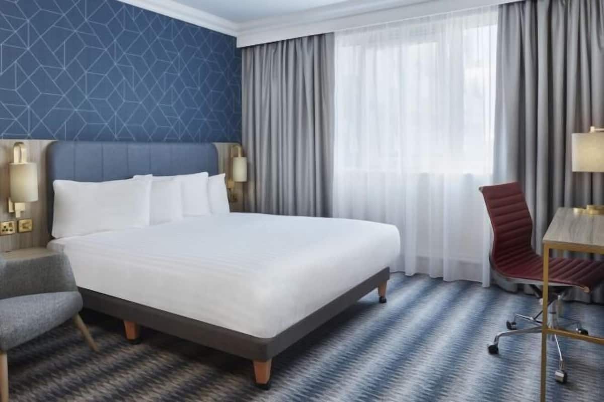 1 bedroom, hypo-allergenic bedding, in-room safe, desk