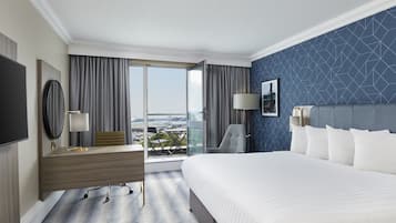 Superior Double Room, Sea View | Hypo-allergenic bedding, in-room safe, desk, laptop workspace