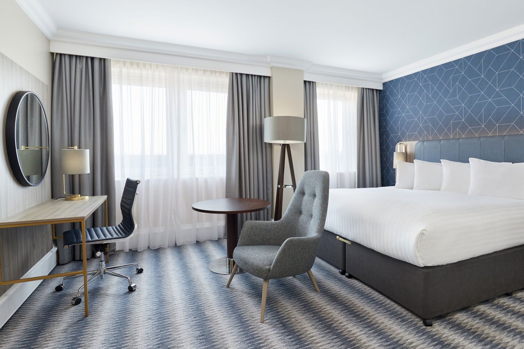 Hypo-allergenic bedding, in-room safe, desk, laptop workspace