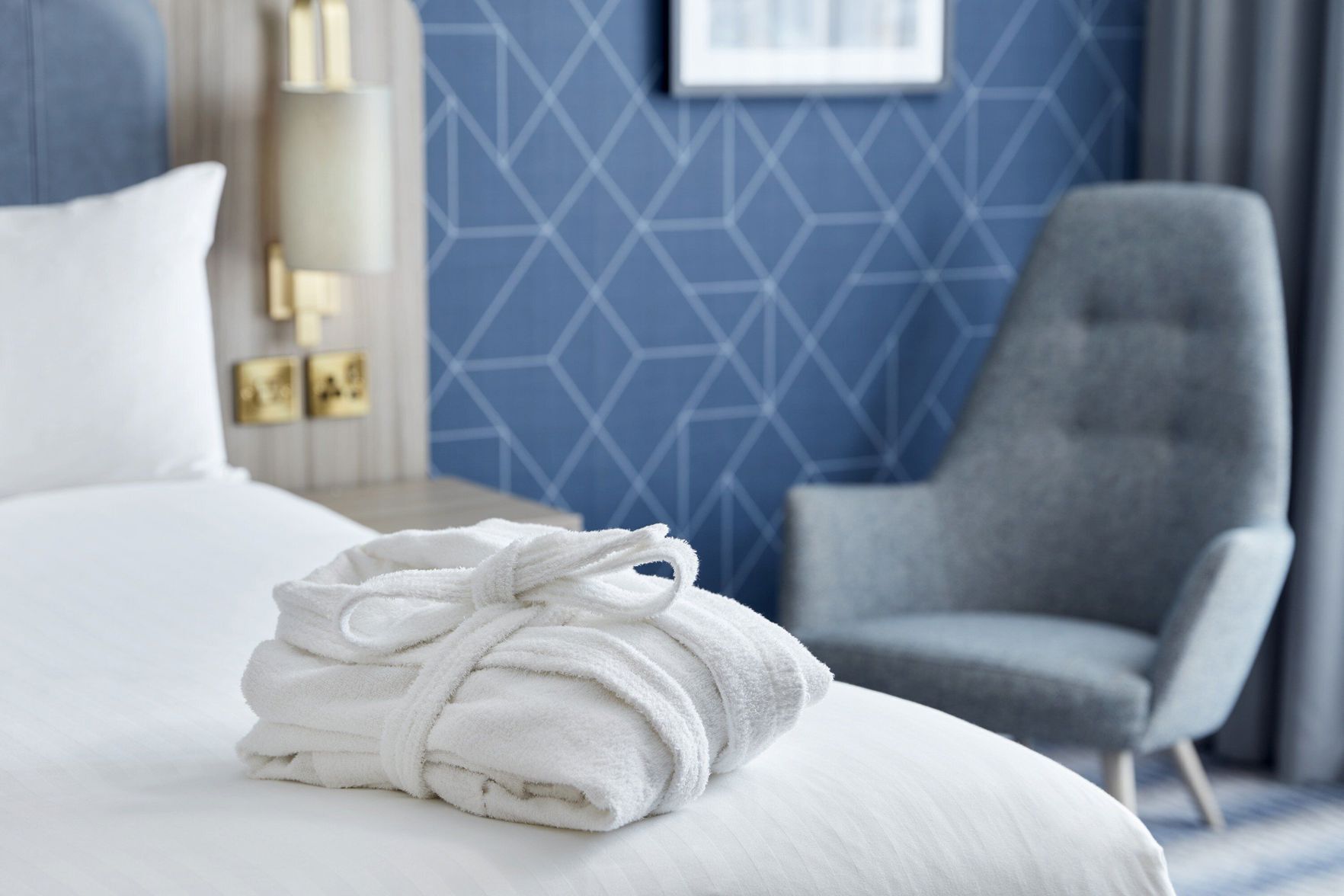 Hypo-allergenic bedding, in-room safe, desk, laptop workspace