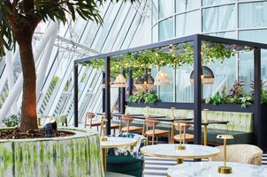 Abre todos los días (con vistas al jardín)