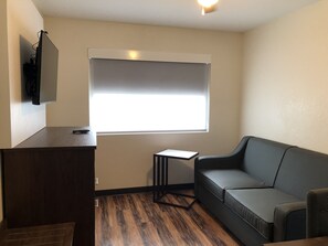 43-inch TV with cable channels - Red Lion Inn & Suites Nashville Airport (Nashville)
