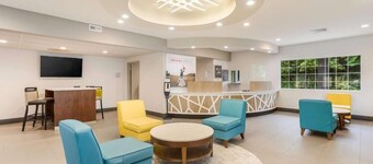 Red Lion Inn & Suites Nashville Airport