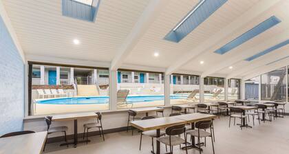 Red Lion Inn & Suites Nashville Airport