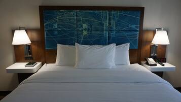 Meja kerja, ruang kerja ramah laptop, dan setrika/meja setrika