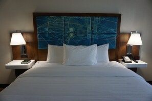 Desk, laptop workspace, iron/ironing board, free WiFi