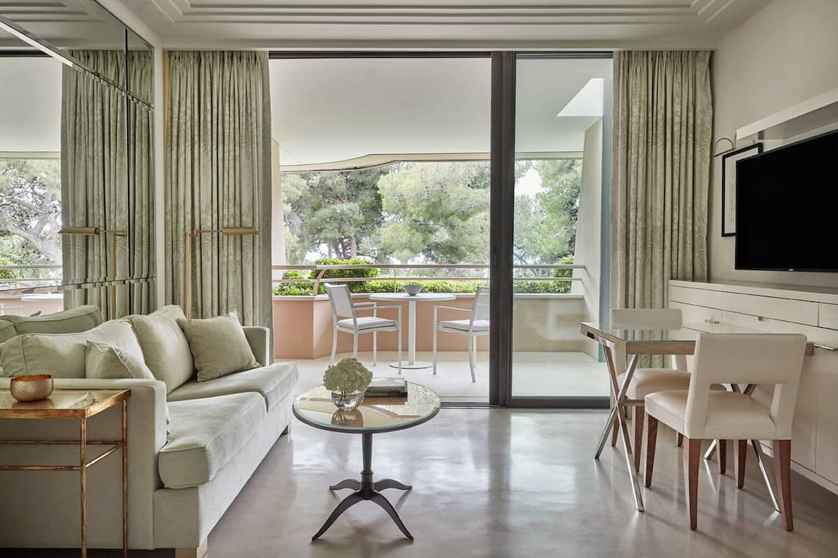 Deluxe Room, 1 King Bed | Terrace/patio