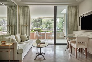 Deluxe Room, 1 King Bed | Terrace/patio