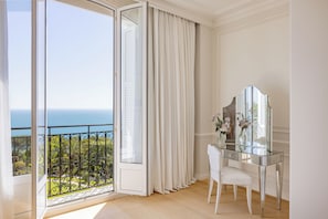 Suite, 1 très grand lit (Cap-Ferrat) | Draps en coton égyptien, literie de qualité