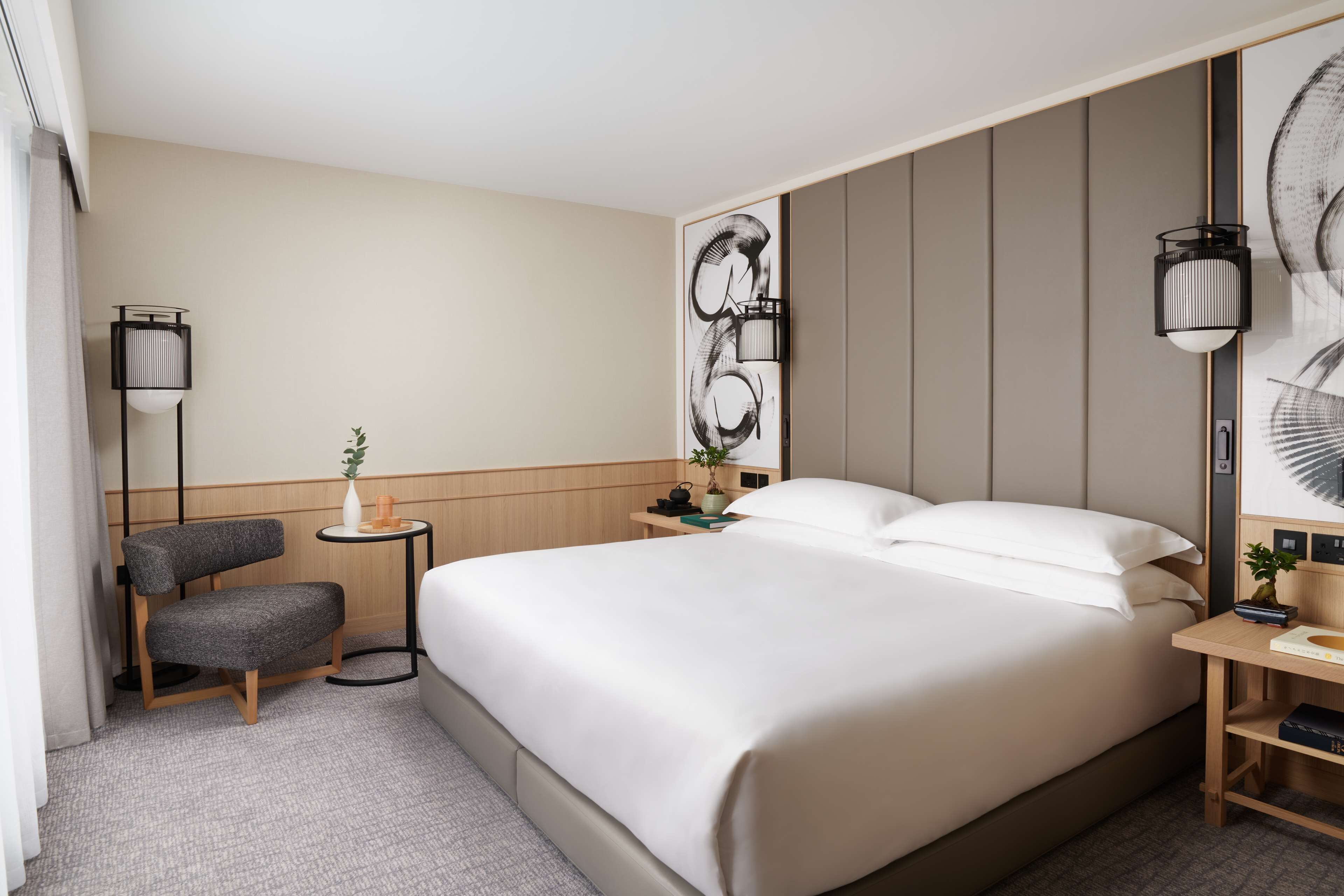Superior Room | Egyptian cotton sheets, premium bedding, pillowtop beds, minibar