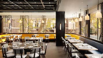2 restaurants servant le déjeuner, le dîner, le souper et le brunch
