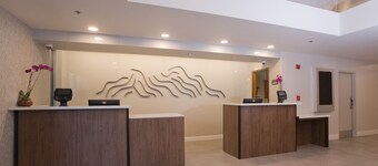 DoubleTree by Hilton Chico