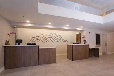 DoubleTree by Hilton Chico