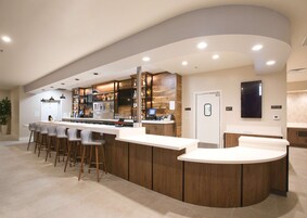 Se sirven desayunos y cenas, cocina americana